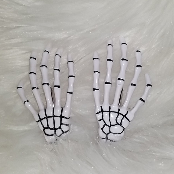 DONT ASK White Skeleton Hands Barrettes - Picture 2 of 5